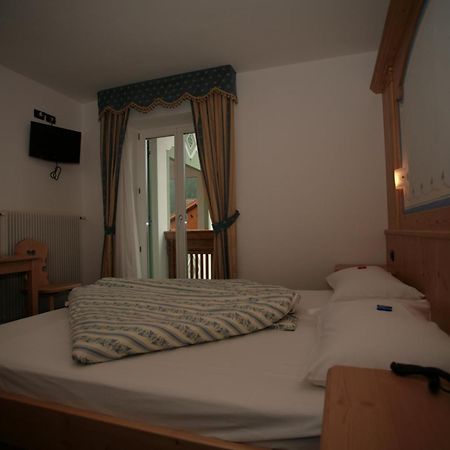 Garni Eden Hotel กานาเซย์ ห้อง รูปภาพ
