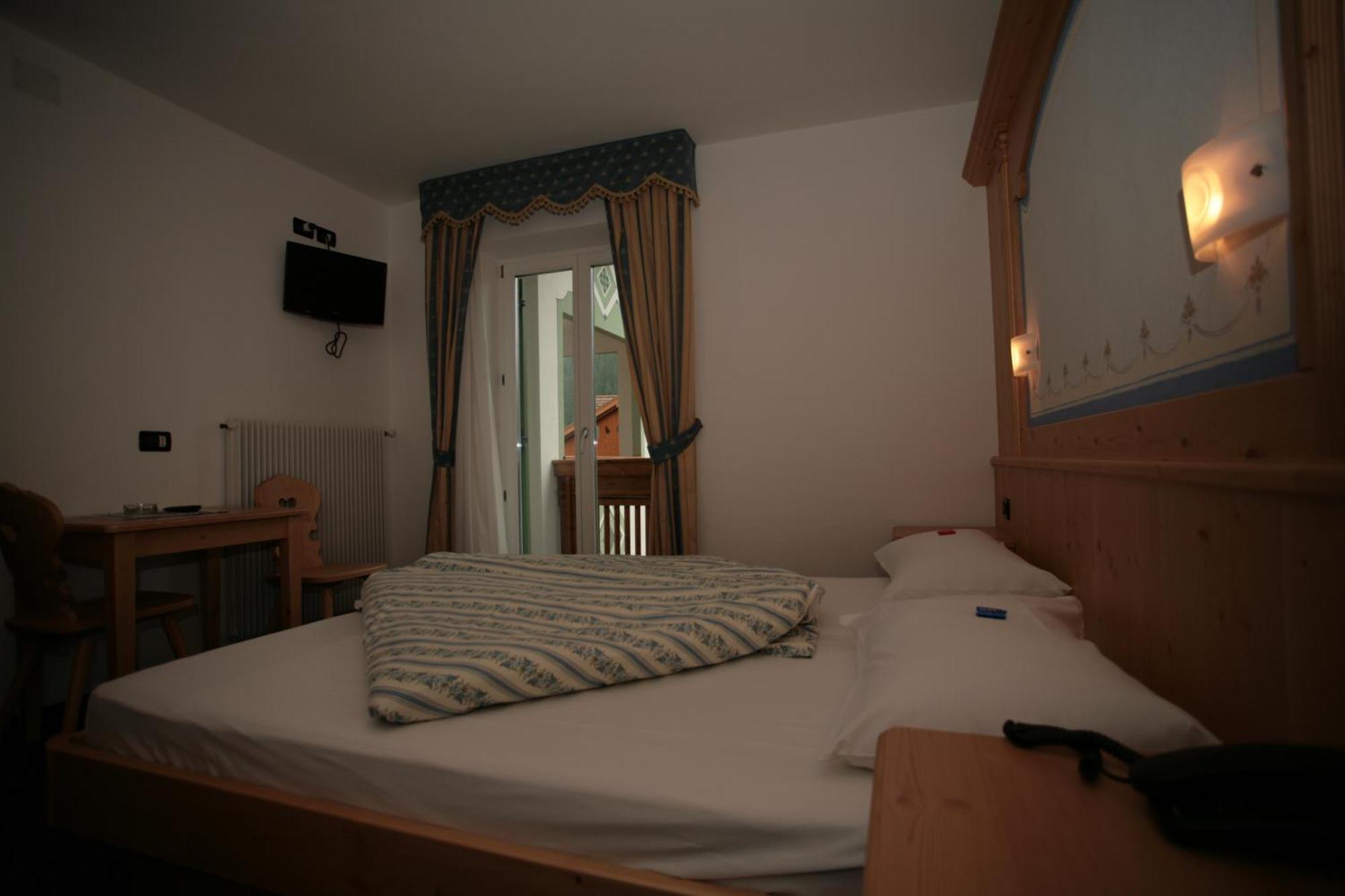 Garni Eden Hotel กานาเซย์ ห้อง รูปภาพ
