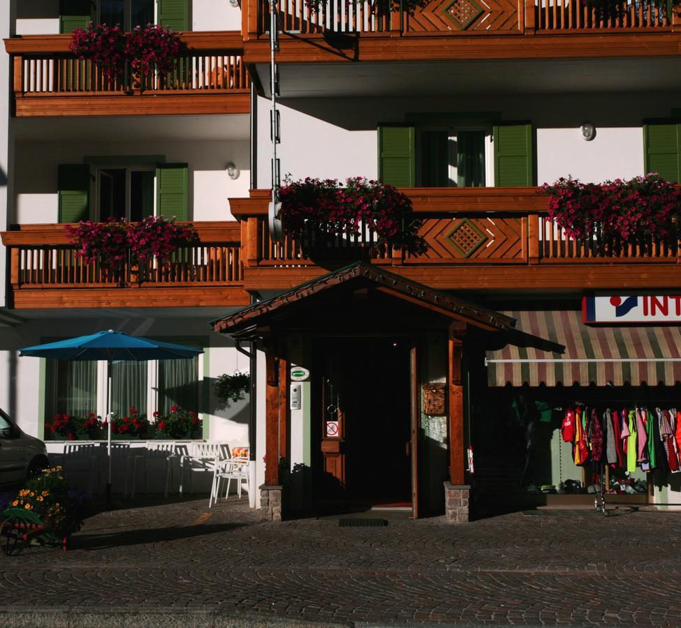 Garni Eden Hotel กานาเซย์ ภายนอก รูปภาพ